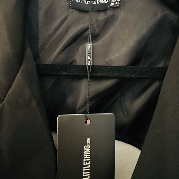 Pretty Little Thing Lace Up Back Blazer - Picture 5 of 5